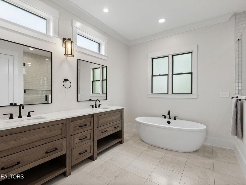 Primary bath with freestanding tub